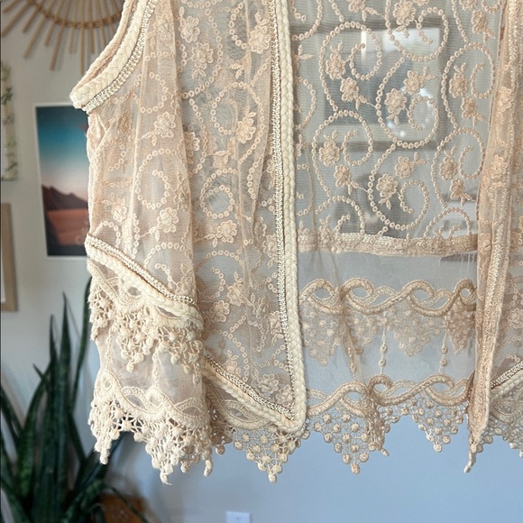 Chico's 30th Anniversary Charlotte Detailed Vest Frappe in Beige - Size S/M - Picture 2 of 10